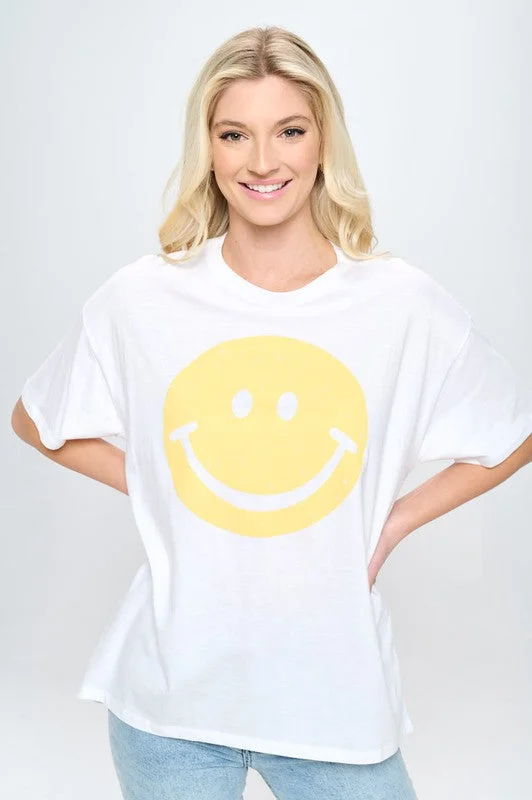 KEEP YOU SMILIN' OVERSIZED TEE